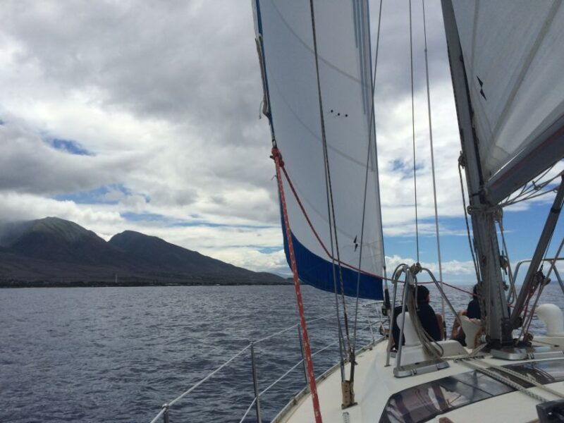 lahaina-private-sunset-sailing-trip-west-maui-mountains