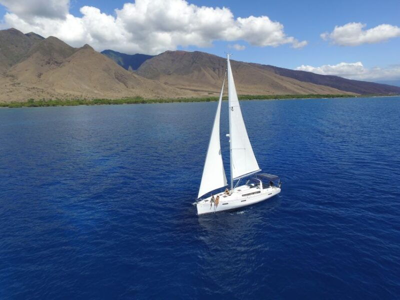 lahaina-private-sunset-sailing-trip-west-maui-mountains