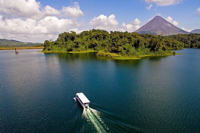 lake-arenal-boat-tour-baldi-hot-springs-private-tour-from-san-jose