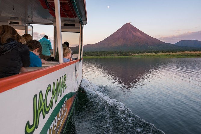 lake-arenal-by-boat-peninsula-trail-national-park