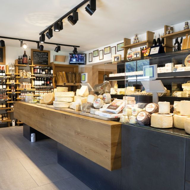 lake-como-cheese-tasting-in-valsassina-with-e-bike-tour