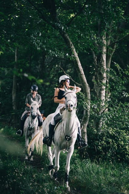 lake-como-horseback-riding-tour-to-an-ancient-village