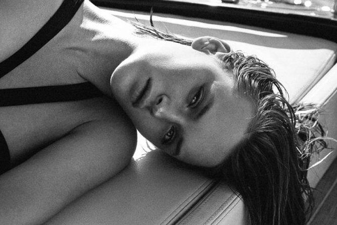 lake-como-model-for-a-day-on-a-boat-private-photoshooting