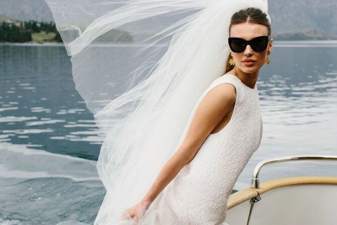 lake-como-model-for-a-day-on-a-boat-private-photoshooting