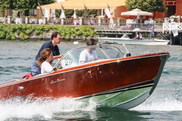 lake-como-private-wooden-speedboat-tour-11-people