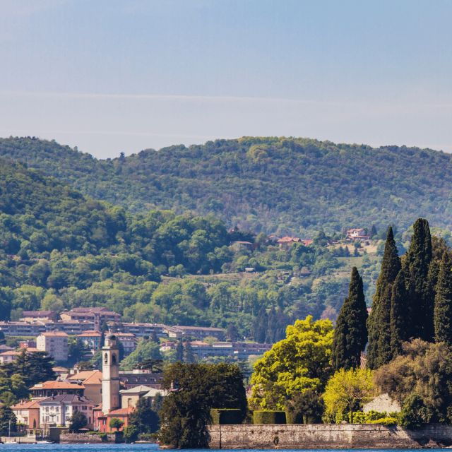 lake-como-villa-carlotta-and-villa-melzi-with-ferries