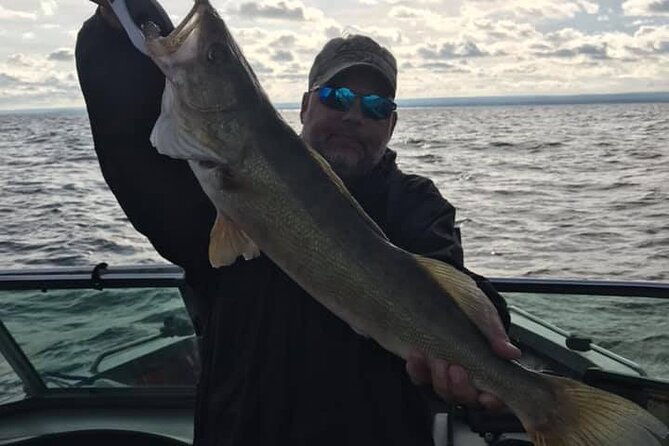 lake-erie-walleye-fishing-charters