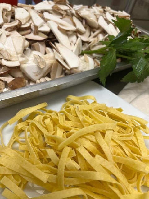 lake-garda-small-group-cooking-class-experience-with-wine