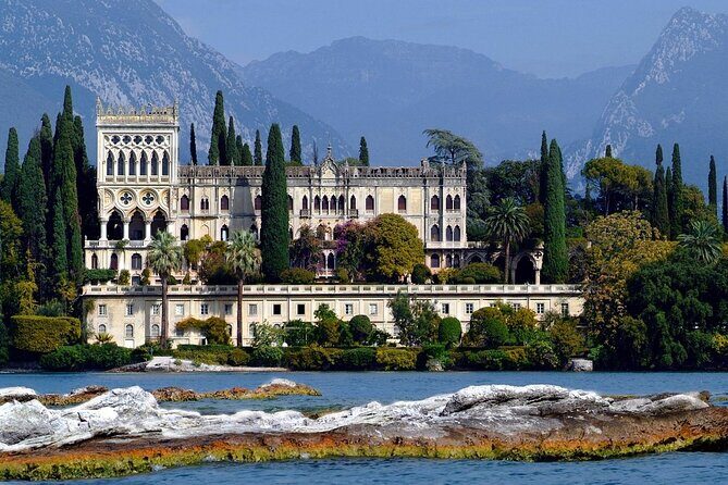 Lake Garda Tour aboard a Venetian Taxiboat - An In-Depth Look at the Lake Garda Venetian Taxiboat Experience
