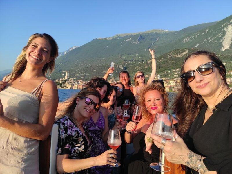 lake-garda-tour-with-onboard-aperitif-4-hours