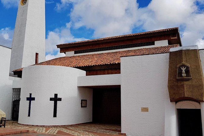 lake-guatavita-zipaquira-salt-cathedral-and-colonial-towns-tour