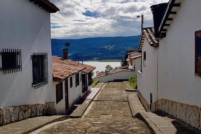 lake-guatavita-zipaquira-salt-cathedral-and-colonial-towns-tour