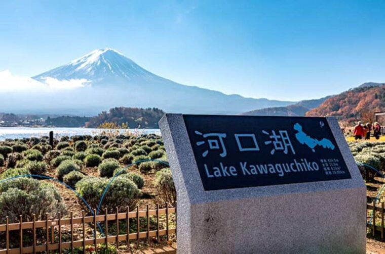 lake-kawaguchi-from-tokyo-express-bus-oneway-roundway