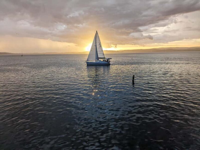 Lake Macquarie: luxury small group yacht cruise - Key Points