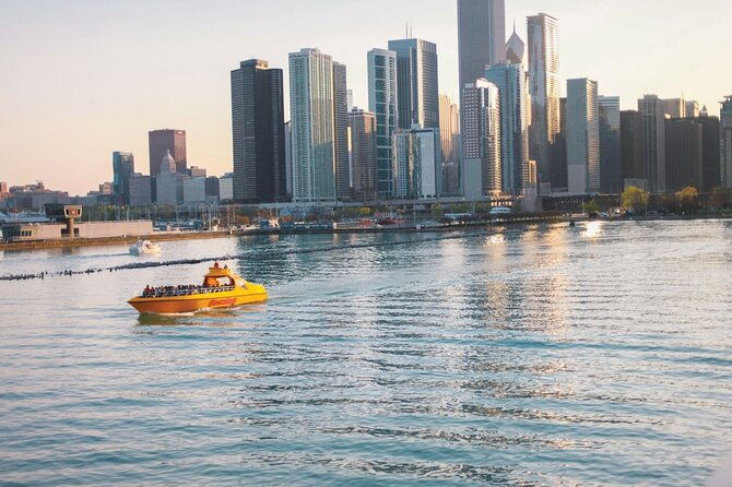 lake-michigan-and-chicago-river-architecture-cruise-by-speedboat