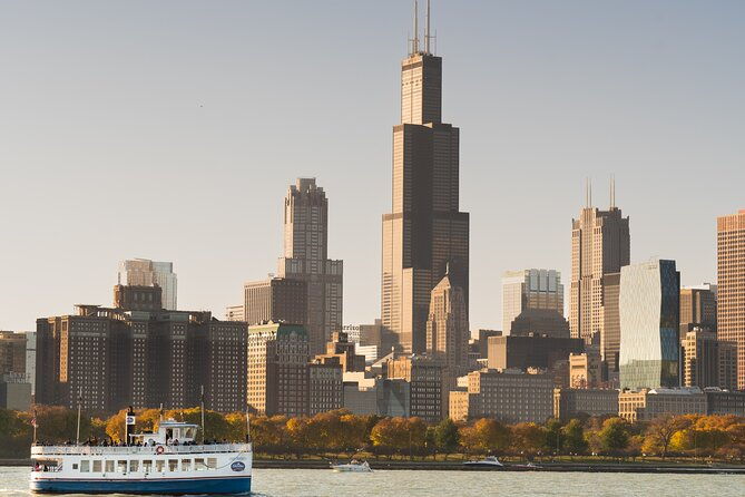 lake-michigan-skyline-cruise-in-chicago
