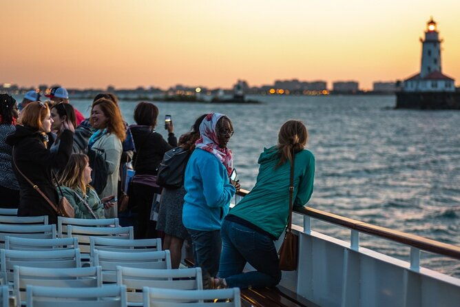 lake-michigan-sunset-cruise-in-chicago