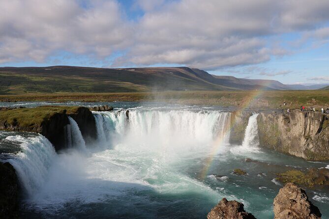 Lake Mývatn and Goðafoss Shared Shore Excursions - Who Will Enjoy This Tour?