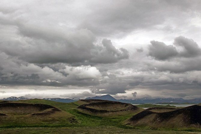 lake-myvatn-and-godafoss-shore-excursion