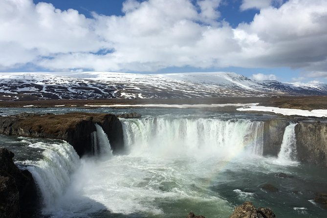 lake-myvatn-dettifoss-and-goddafoss-waterfalls-day-tour-from-akureyri