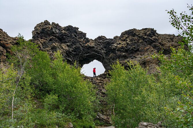 lake-myvatn-hot-springs-godafoss-waterfall-tour-from-akureyri
