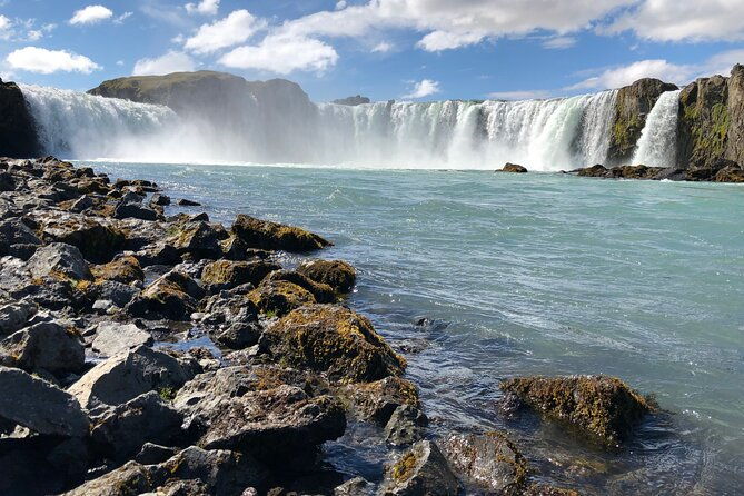 lake-myvatn-private-day-tour-myvatn-godafoss-waterfall-for-cruise-ships