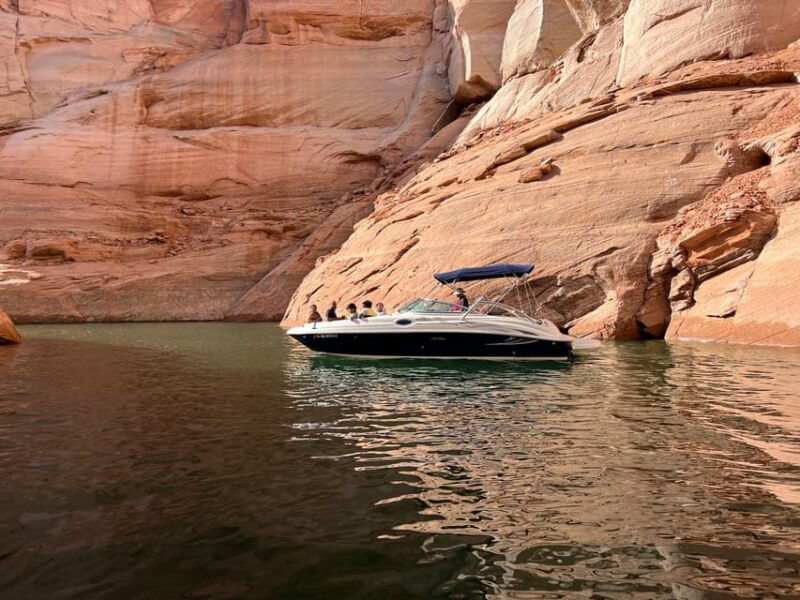 lake-powell-antelope-canyon-2-hour-photo-boat-tour