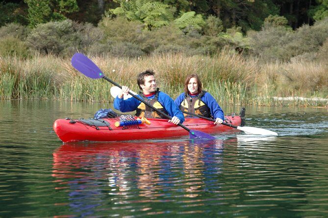 Lake Rotoiti Evening Kayak Tour including Hot Springs, Glowworm Caves and BBQ Dinner - FAQ