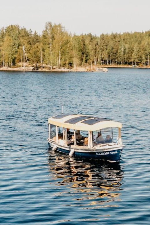 lake-saimaa-story-cruise-by-ecoboat-in-puumala