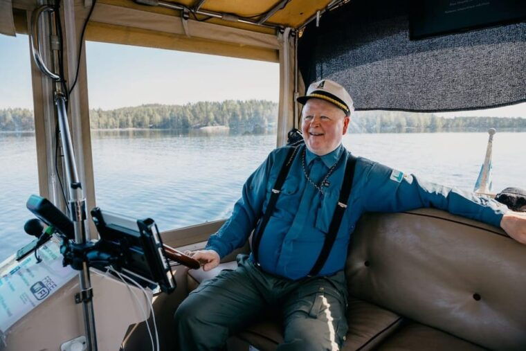 lake-saimaa-story-cruise-by-ecoboat-in-puumala