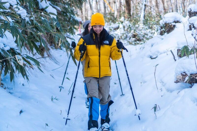 lake-tachibana-snowshoe-to-a-frozen-lake