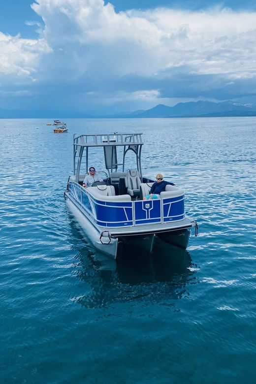 lake-tahoe-luxury-pontoon-boat-rental-with-water-slide