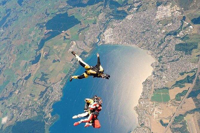 Lake Taupo 12,000-Foot Tandem Skydiving - Why Choose This Skydiving Tour in Taupo?