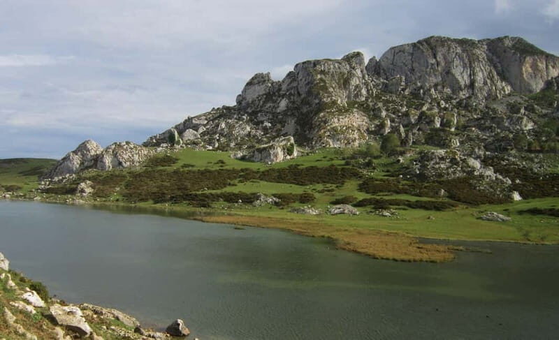 Lakes of Covadonga and Sanctuary of Covadonga: Guided and interpreted tour - Key Points