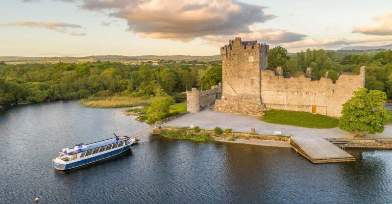 lakes-of-killarney-boat-cruise