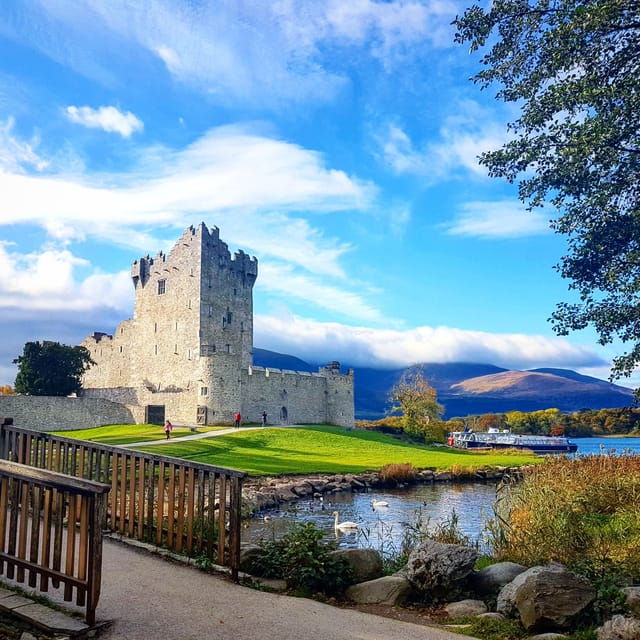 lakes-of-killarney-boat-cruise