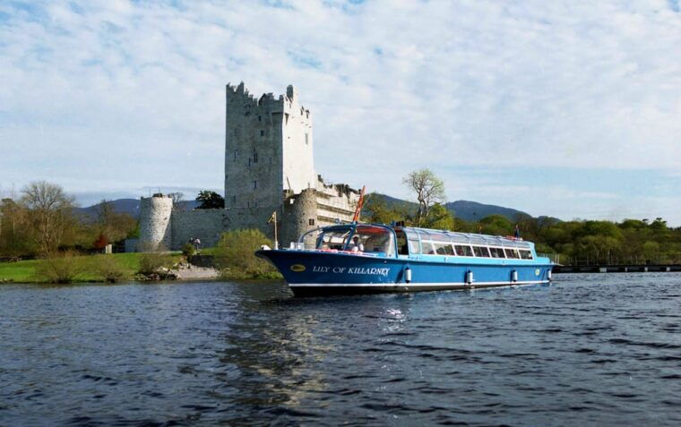 lakes-of-killarney-boat-cruise