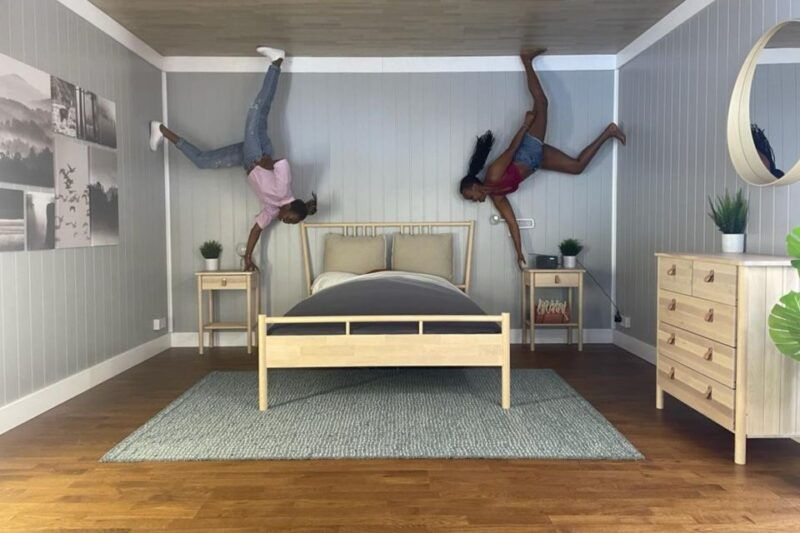 lakeside-upside-down-house-entry-ticket