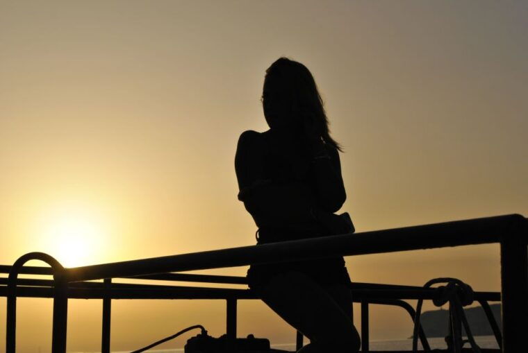 lampedusa-sunset-dolphin-sighting-on-a-pirate-ship