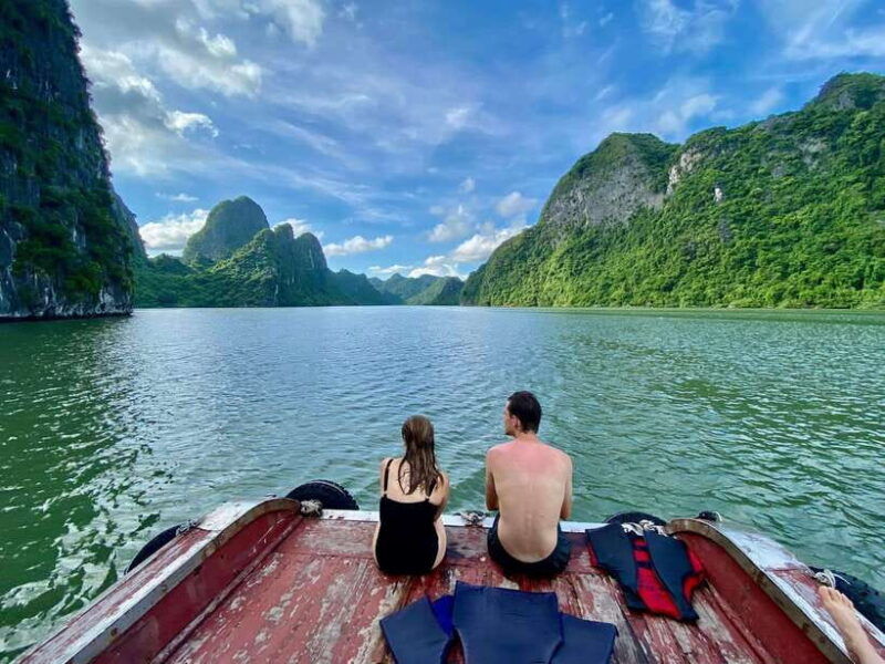 lan-ha-bay-bioluminescent-plankton-kayak-tour-from-beo-pier