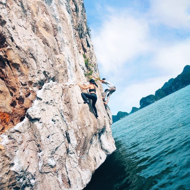Lan Ha Bay: Deep-water Soloing - Introduction: Why Deep-Water Soloing in Lan Ha Bay Stands Out