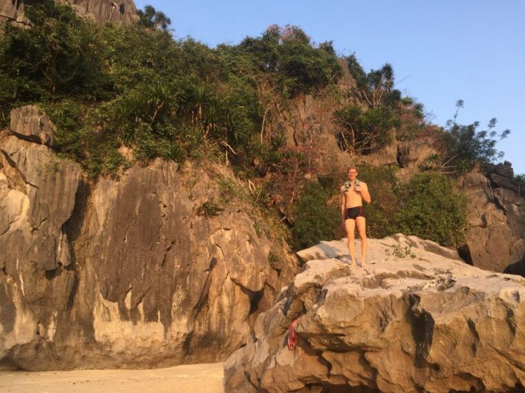 lan-ha-bay-fullday-trip-swimming-kayaking-in-tranquil-beach