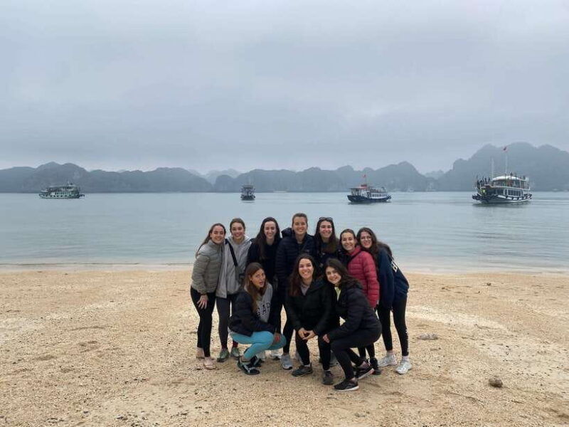 lan-ha-bay-kayak-swim-small-group
