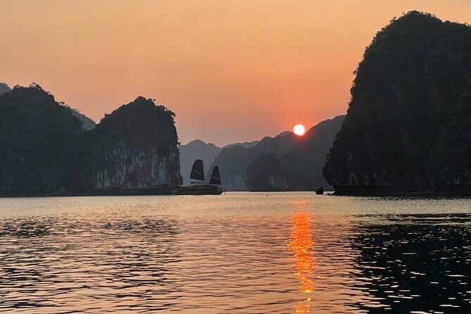 Lan Ha Bay Sunset and Bioluminescent Kayaking Tour - Key Points