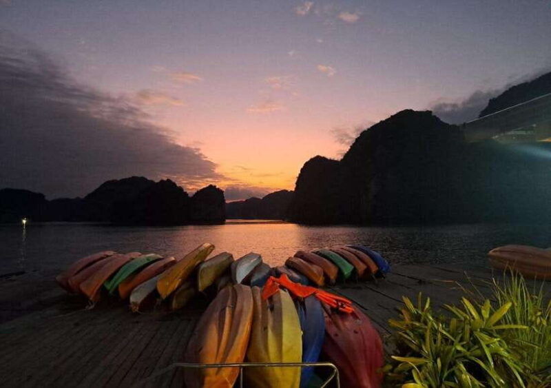 lan-ha-bay-sunsetevening-kayak-bioluminescent-plankton-trip