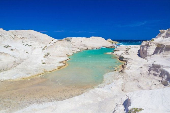 land-excursion-around-milos-island