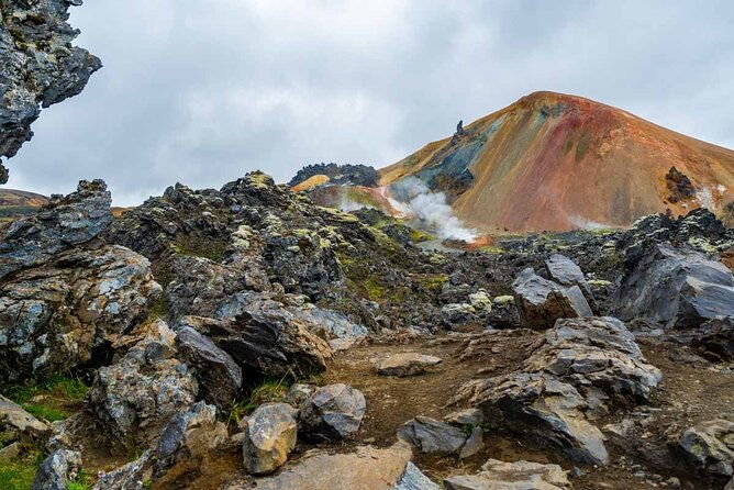 landmannalaugar-hiking-hot-springs-haifoss-waterfall-tour
