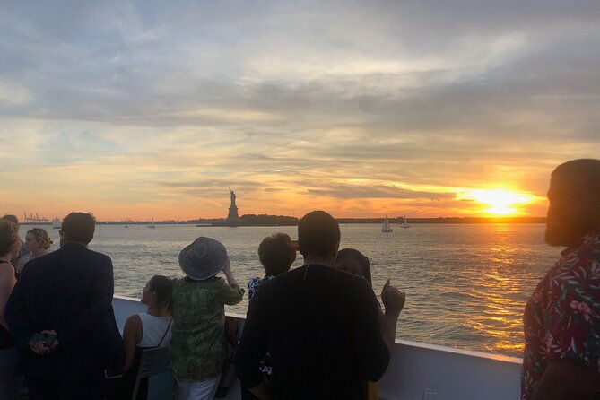 landmark-60-minute-nyc-cruise-near-the-statue-of-liberty