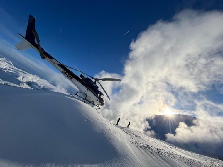 landmarks-from-above-helicopter-tour-with-geothermal-bath-2
