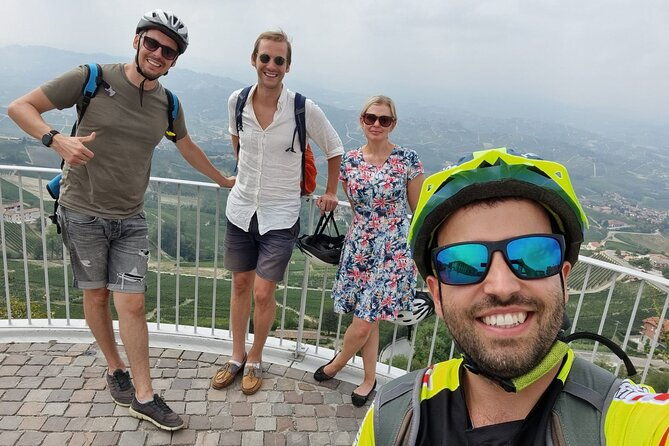 langhe-del-barolo-private-e-bike-tour-asphalt-and-dirt-road-2
